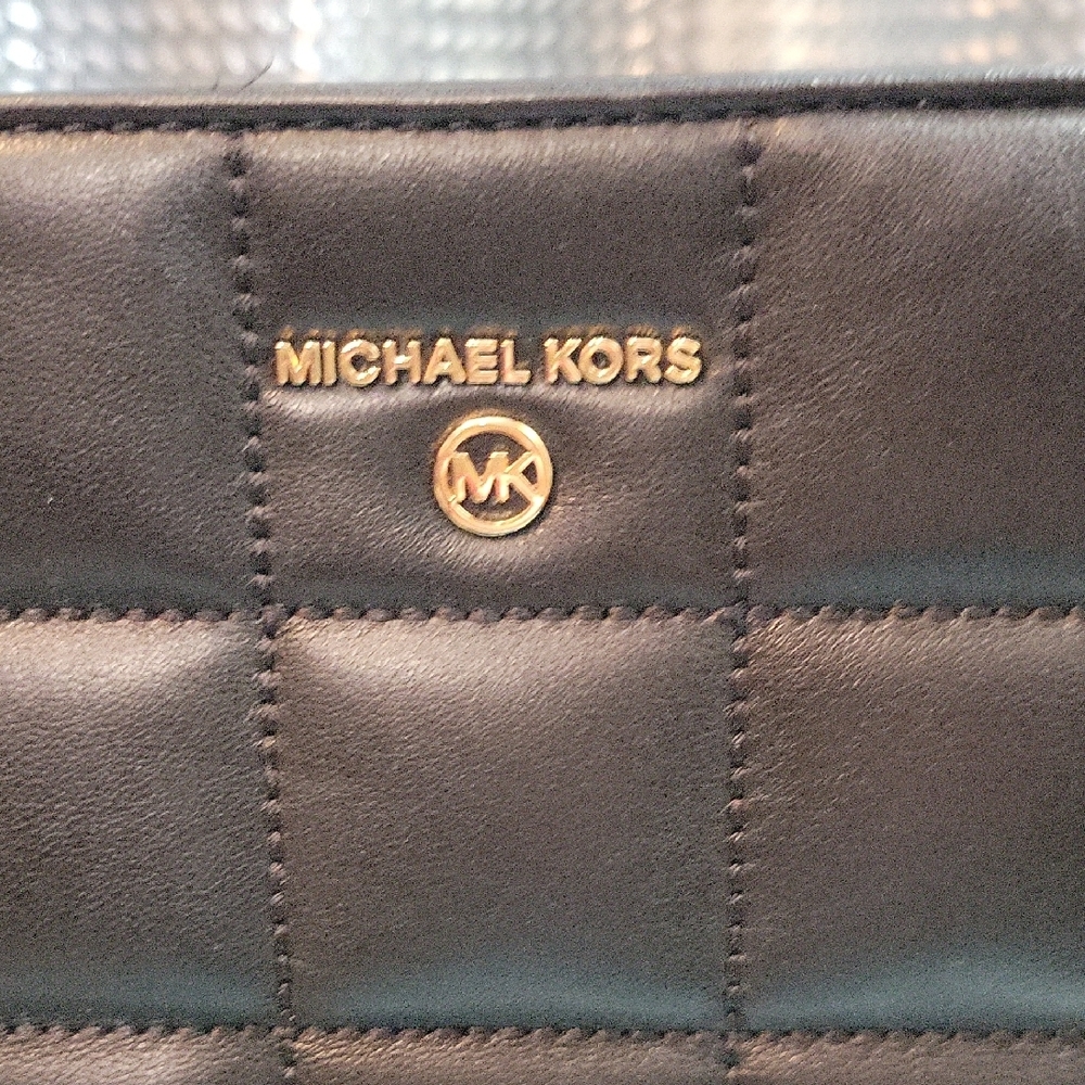 Michael Kors Black Quilted XLarge Wristlet NWOT - Picture 2 of 5